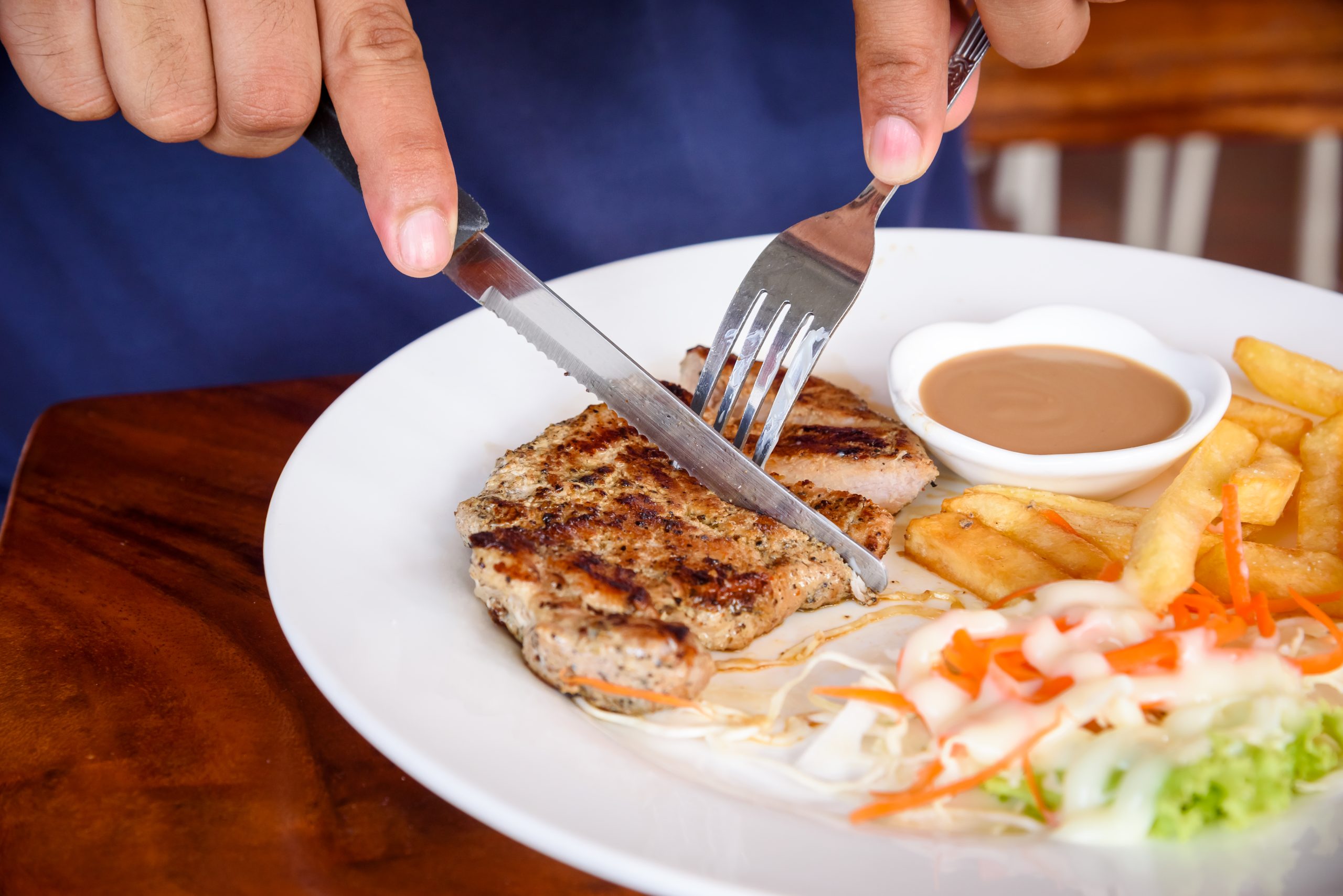 đảm bảo an toàn thực phẩm trong vệ sinh quán ăn
